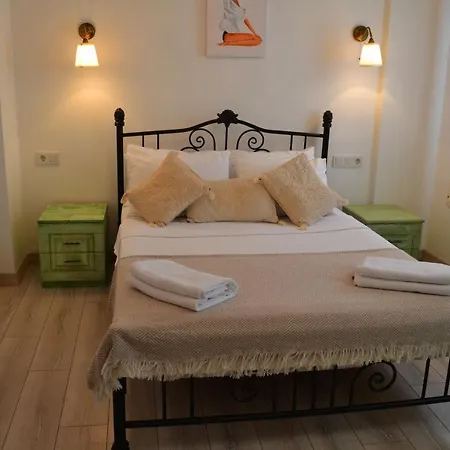 4 House - Eski Otel *
