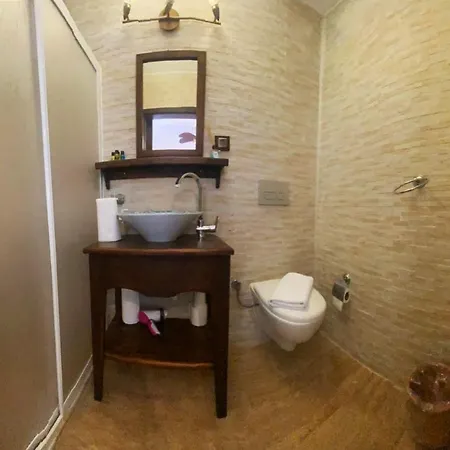 4 House - Eski Otel *